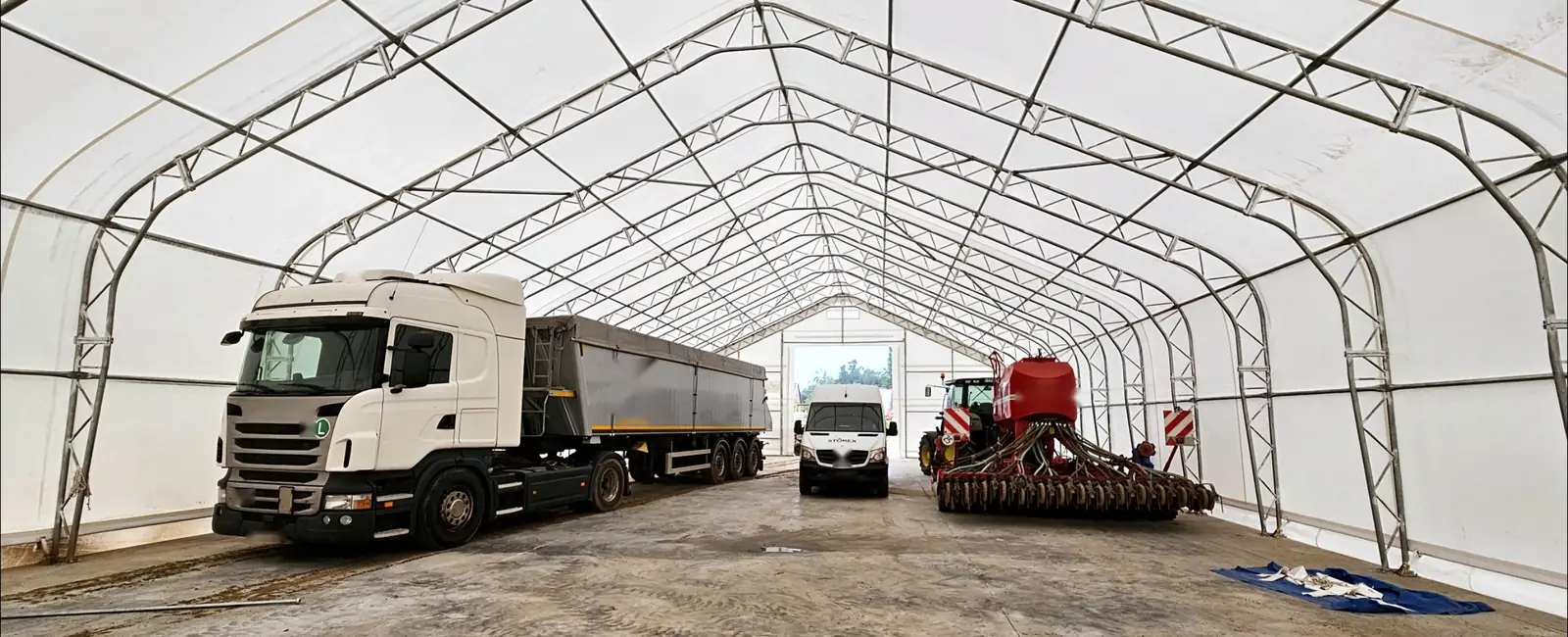 Carpa Storex: camiones y carga