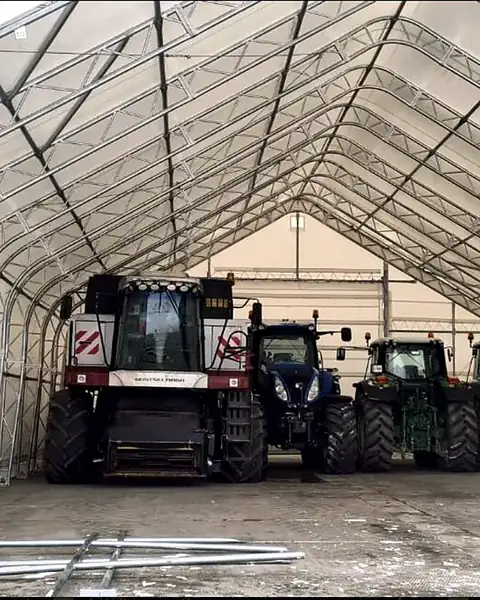 Carpa Storex: tractores y cosechadoras